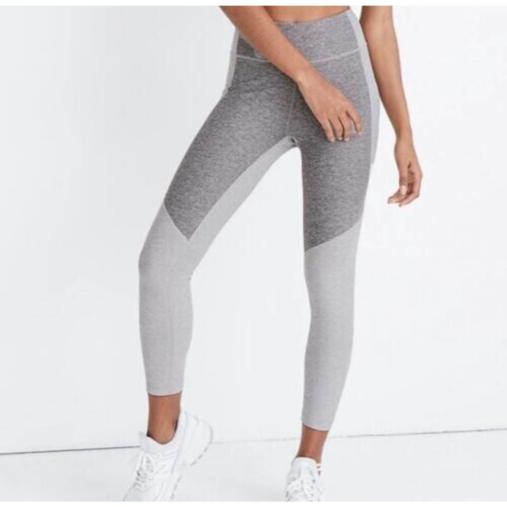 Outdoor Voices $85 Womens XS Gray 3/4 Two Tone Warmup Leggings Active Gym Pants